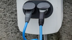 Why Portable EV Chargers Appeal to B2B Projects by Reducing Installation Time and Cost